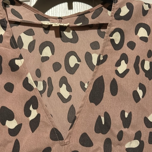 Leopard Print Brown Women's Top - Picture 4 of 6